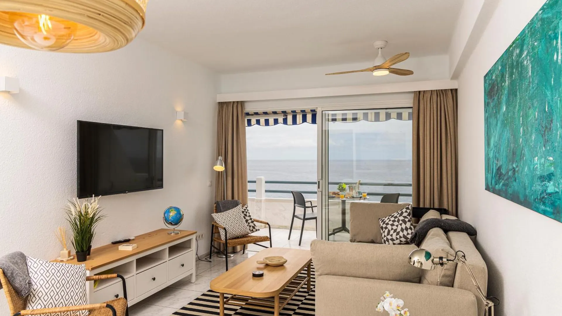 Wonderful Sea View Apartment أذيخي